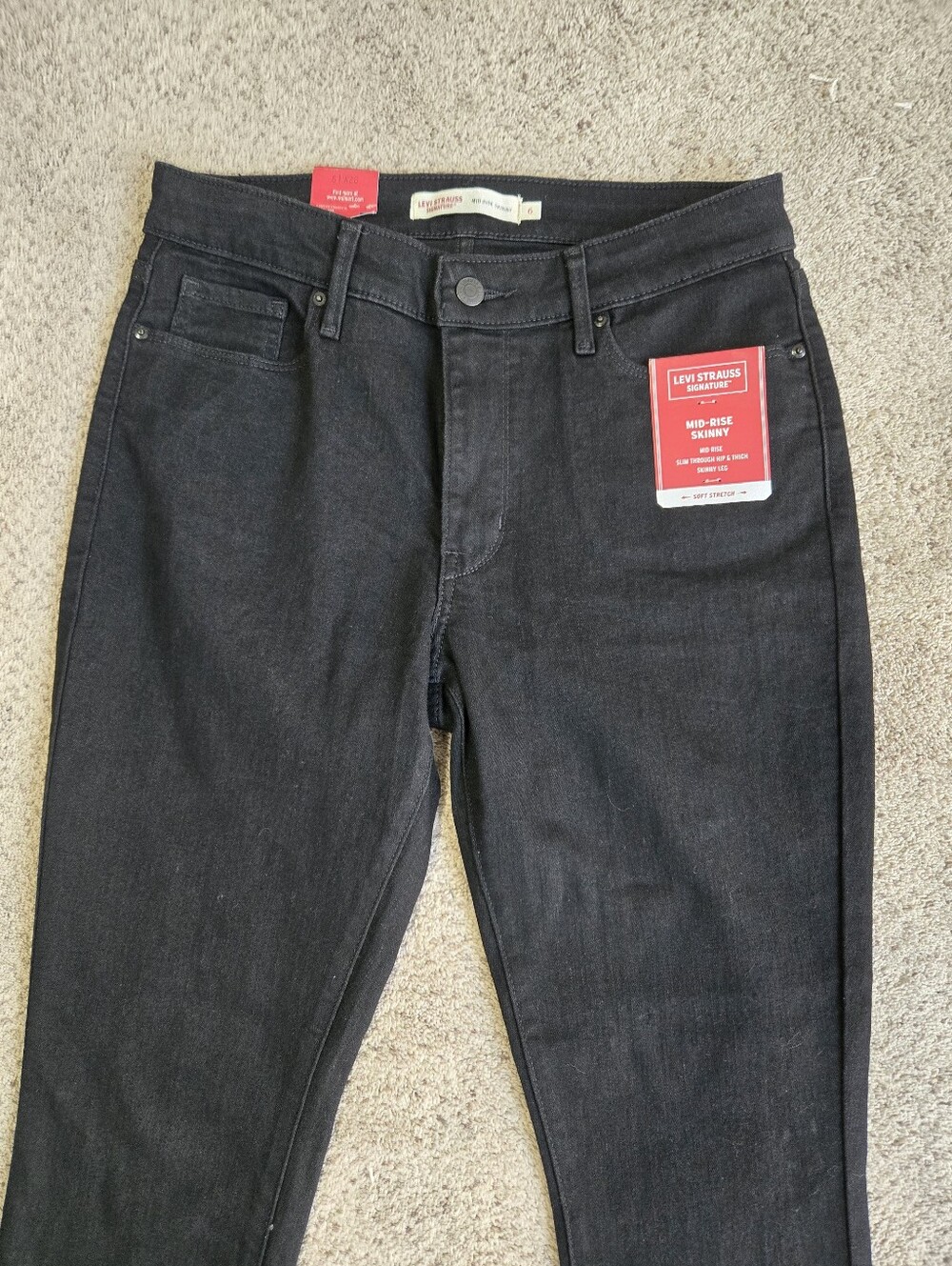 Levi Strauss Signature Black Skinny Women's Jeans - Mid-Rise Size 6 W28